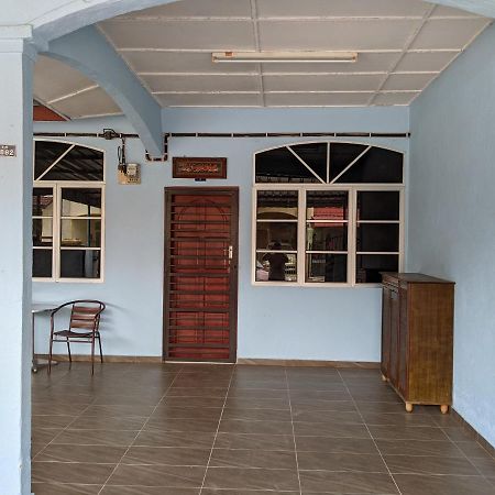 Aryani Homestay Kampong Kelemak Eksteriør bilde